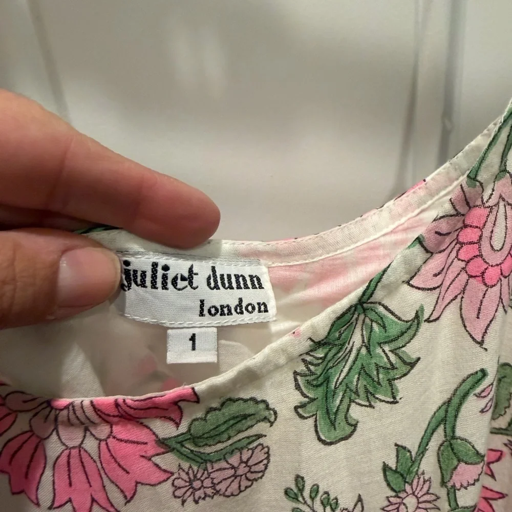 Juliet Dunn sleeveless floral patterned flare mini dress i